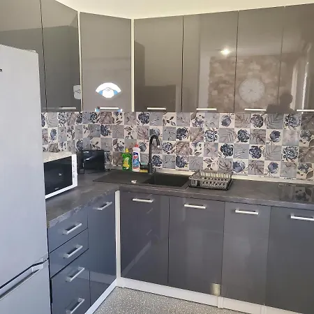 Ruby Apartment Vir
